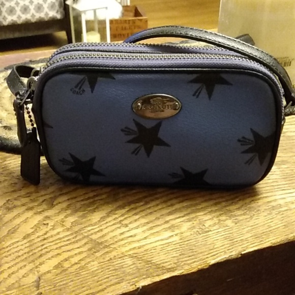 Coach Handbags - Coach Star Canyon Crossbody Bag